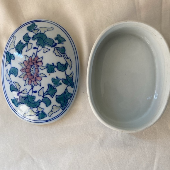 VINTAGE | Ceramic Floral Botanical 🌸 Trinket Box - Picture 3 of 6
